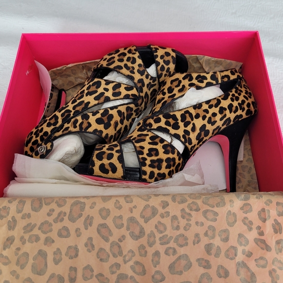 Betsey Johnson stilettos size 10 - Picture 2 of 6